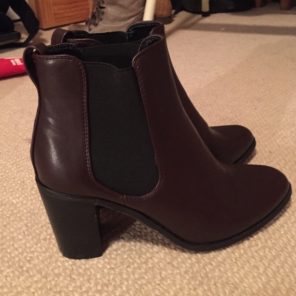 Short Booties - Picture 2 of 3