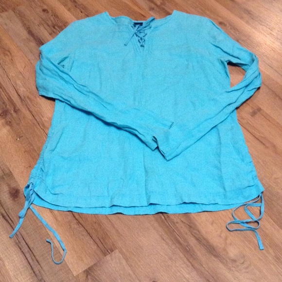 GAP Jeans and linen top outfit 🎭 - Picture 2 of 3