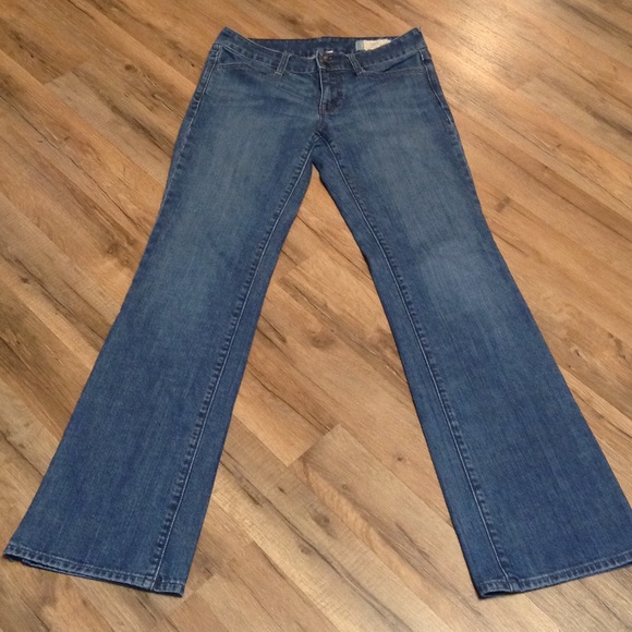 GAP Jeans and linen top outfit 🎭 - Picture 3 of 3