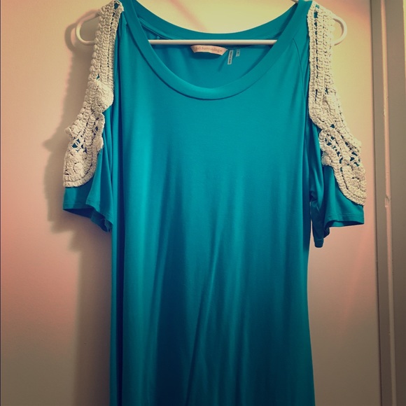 Teal tunic with lace detailed sleeves - Picture 1 of 3