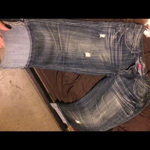 🚨💣1 hour sale!💣🚨 Almost famous capris