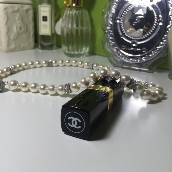 Chanel coco shine lipstick 54 boy