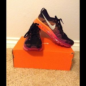 Brand New Women's Size 11 Nike Flyknit Max