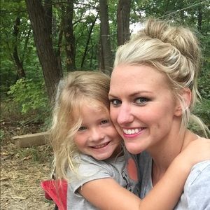 Meet your Posher, Lia