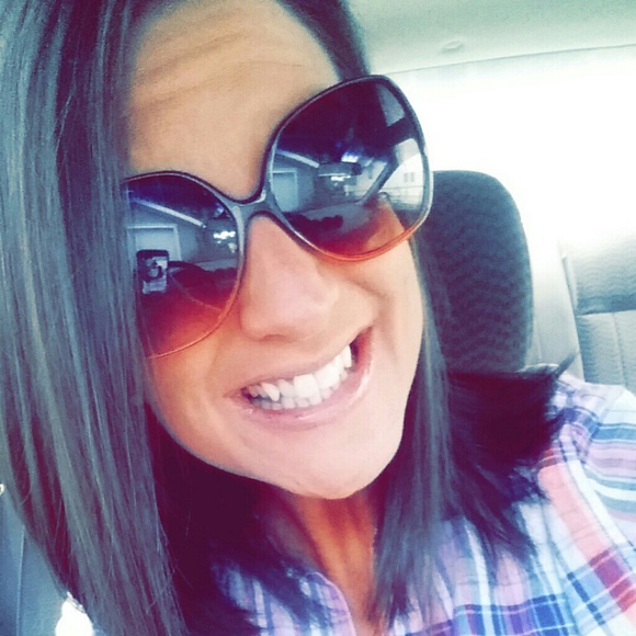 Meet your Posher, Niki