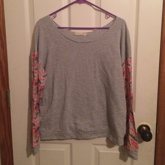 Thick grey top from Alternative