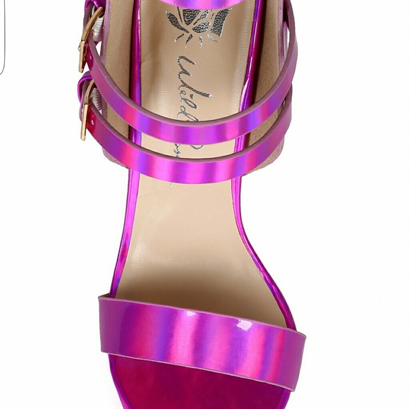 Isabell - Picture 3 of 4