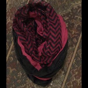 Maroon/Black Infinity Scarf. Xmas gift 🎄🎄