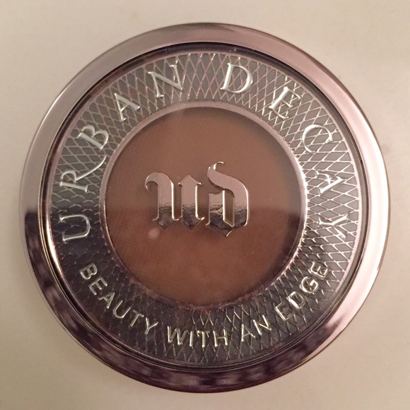 NEW! URBAN DECAY EYESHADOW - Picture 2 of 4