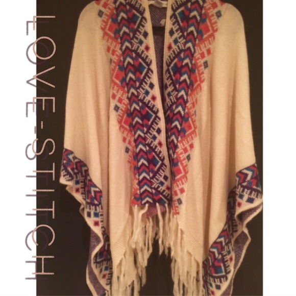•// BRAND NWT LOVE-STITCH 'Poncho Cardigan'\\•