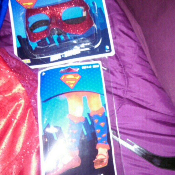 Supergirl costume - Picture 1 of 4