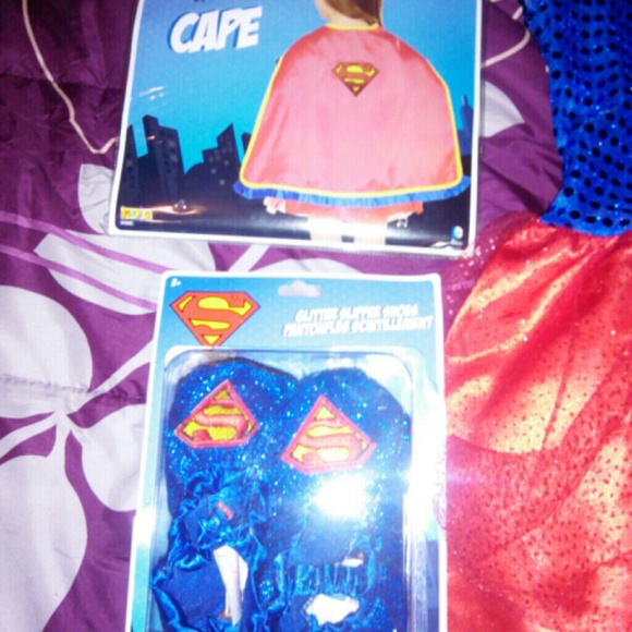 Supergirl costume - Picture 3 of 4