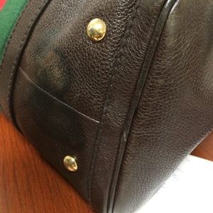 black gucci bag red green stripe