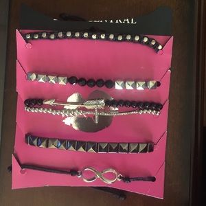 Six different chokers