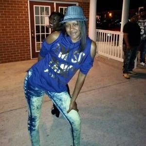 Meet your Posher, Latisha