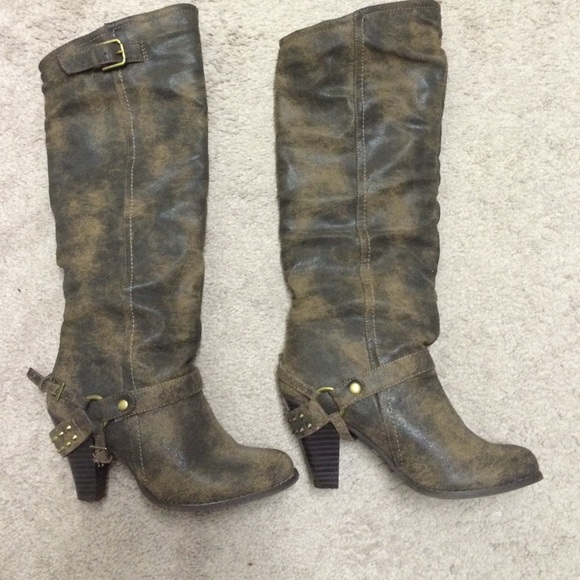 Cathy Jean Shoes - Cathy Jean just under the knee Brown boot