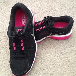 Nike Dual Fusion Run size 5.5