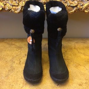Cushe Black Leather Waterproof Boots