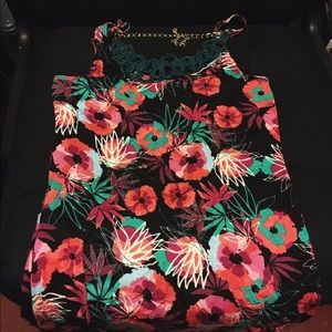 NWOT Full Tilt black coral floral tank size XS