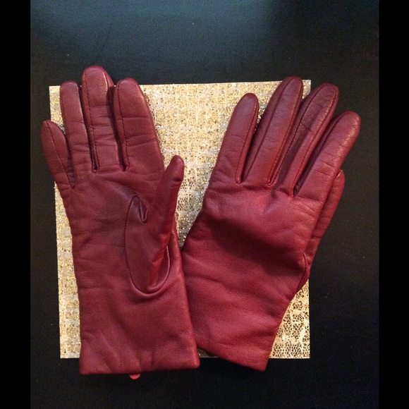 Leather gloves