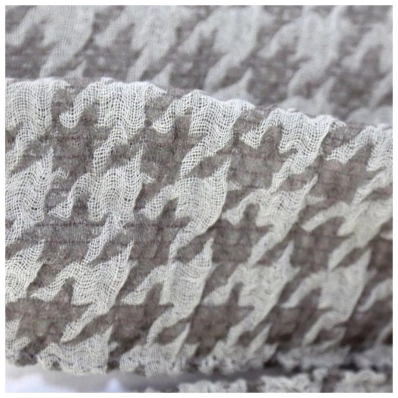 Houndstooth Infinity Scarf - Picture 4 of 4