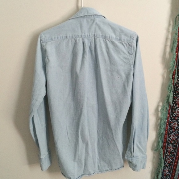 (SOLD) American Apparel Chambray denim shirt - Picture 3 of 3