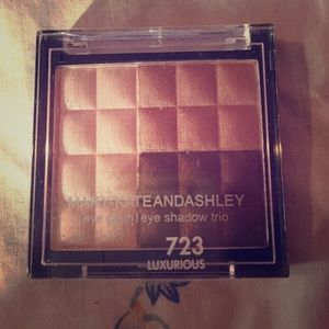 Mary Kate and Ashley Eye Shadow Trio in Luxurious