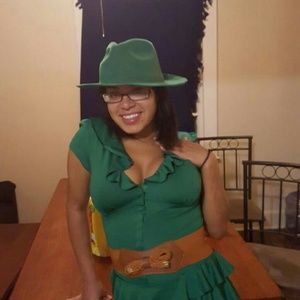 Meet your Posher, Danielle