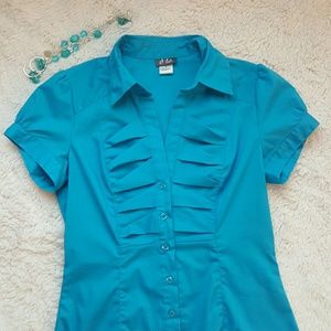 Short sleeve button-down shirt