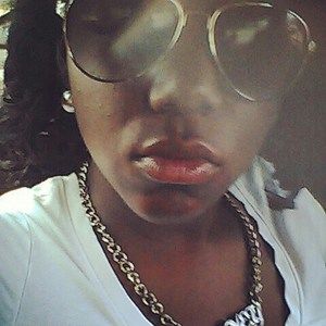 Meet your Posher, Ayo deja