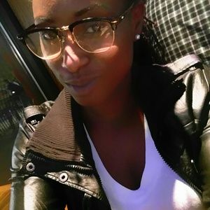 Meet your Posher, Niya