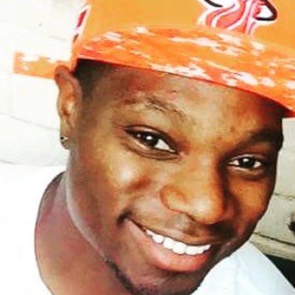 Meet your Posher, Lawson