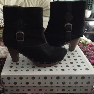 Earthies Black Suede Ankle Boot