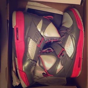 Size 7 Girls Jordan Flight 45 high GS