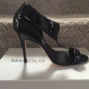 Patent leather Manolo Blahnik stiletto NEVER WORN!