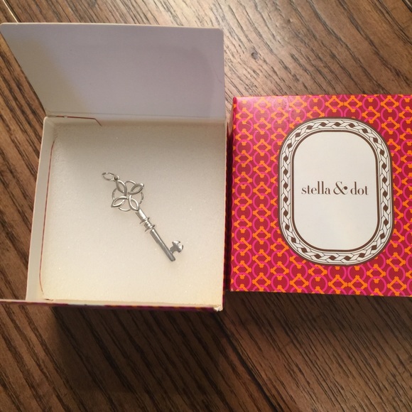 Stella & Dot charm.