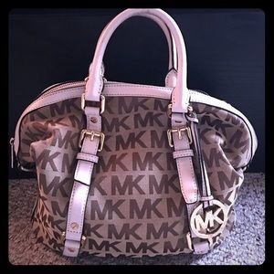 Micheal Kors hand bag with wallet