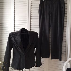 Banana Republic Suit Gray & Black Size 10/12