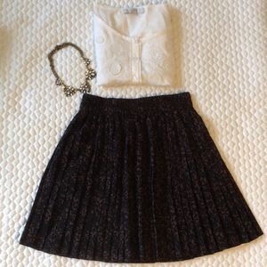 Banana Republic pleated skirt