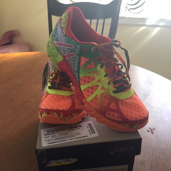 Asics Gel Noosa Tri 9 size 8 Ladies