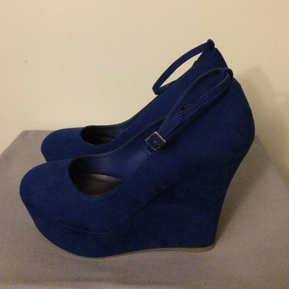 Beautiful Blue Madden Girl Wedges