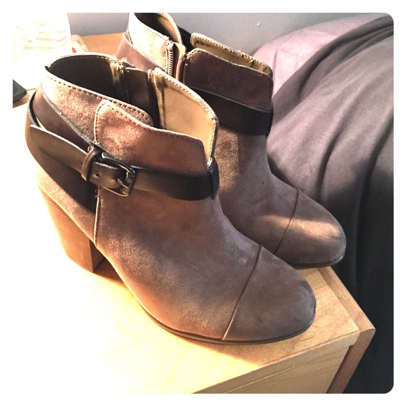 Carlos Santana Booties Suede