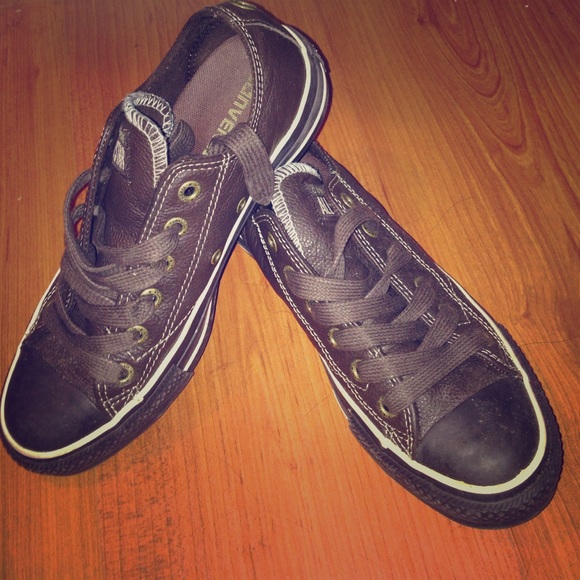 ✨ SALE! Converse All Star Sneakers. Size 7✨