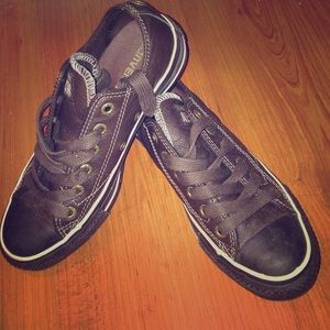 ✨ SALE! Converse All Star Sneakers. Size 7✨