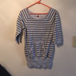 Lei pullover.