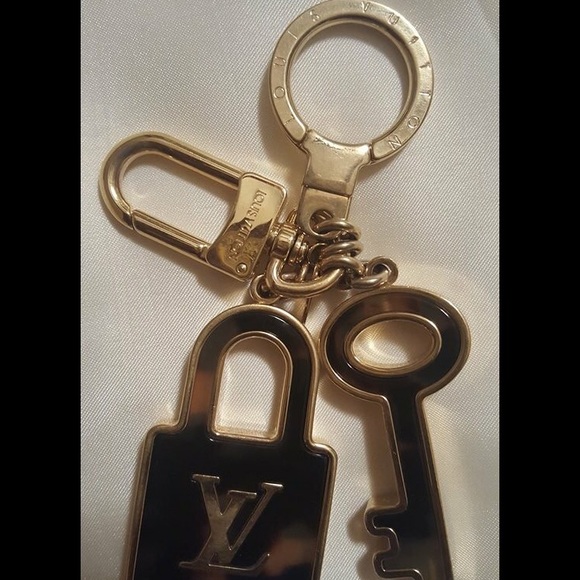 🚫Sold Authentic Louis Vuitton Confidence Key - Picture 2 of 4