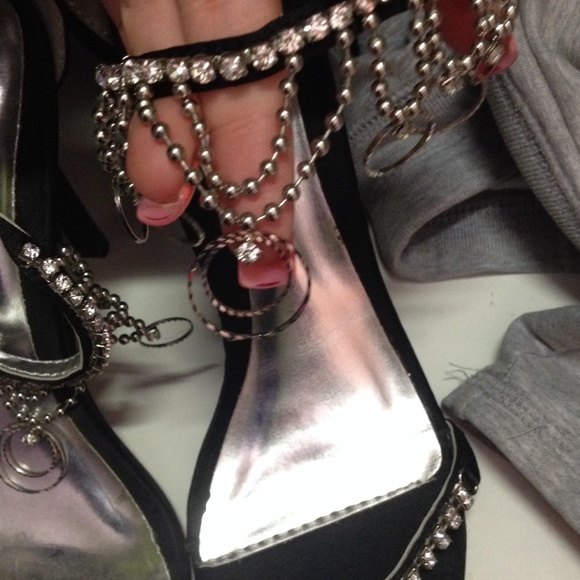 High heels, size 6.5 in women's - Picture 2 of 4