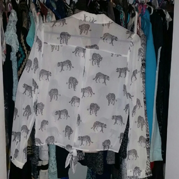 Cheetah long sleeve button down top - Picture 2 of 2