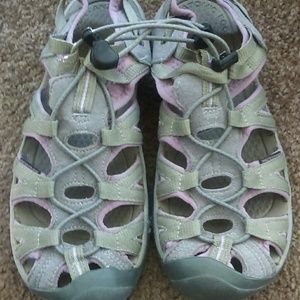 Keen pink and tan hiking sandals