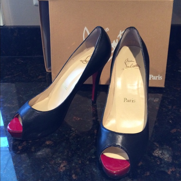 CHRISTIAN LOUBOUTIN Very Prive BLACK Peep Toe Pump